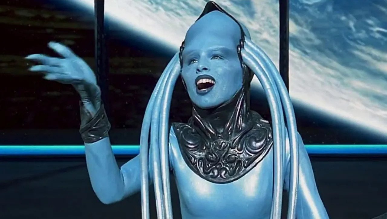 2001 A Space Travesty (2000) ქართულად
